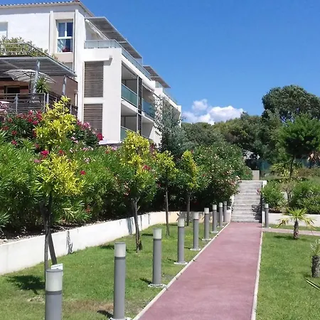 Magnifique 2 Pieces Avec Piscine Proche De Cannes
