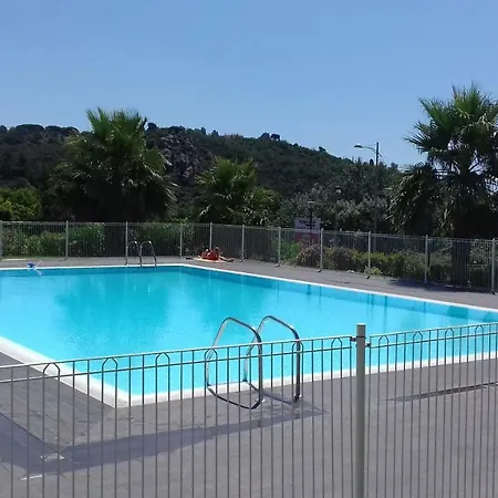 Magnifique 2 Pieces Avec Piscine Proche De Cannes
